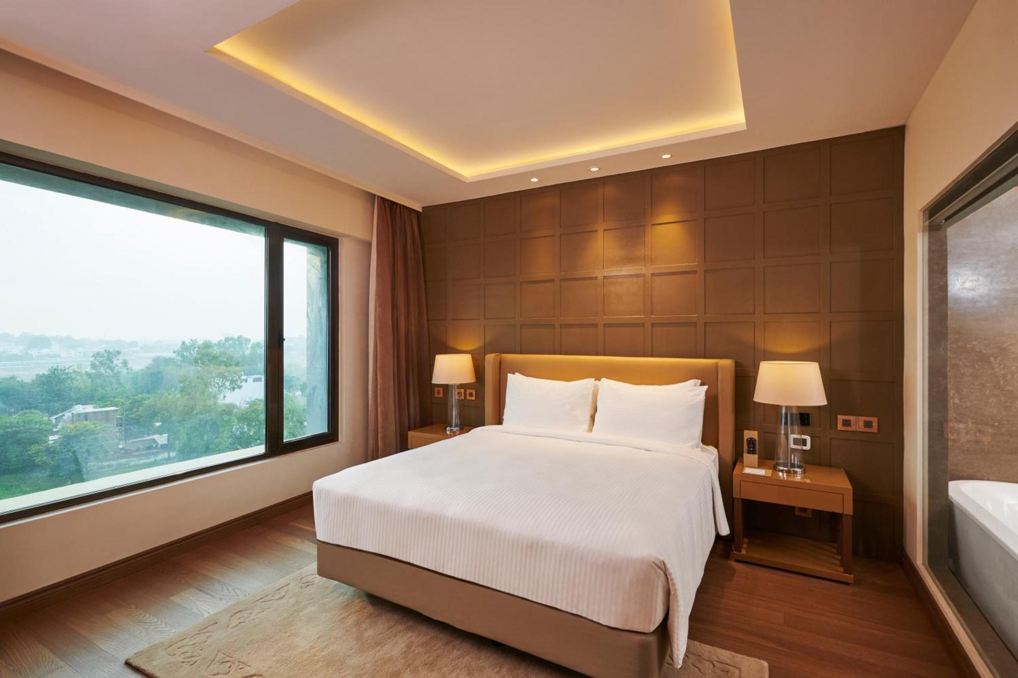 Hilton Garden Inn Lucknow Eksteriør bilde