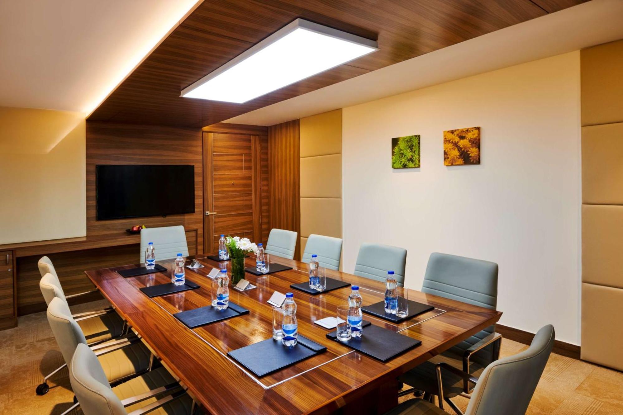 Hilton Garden Inn Lucknow Eksteriør bilde