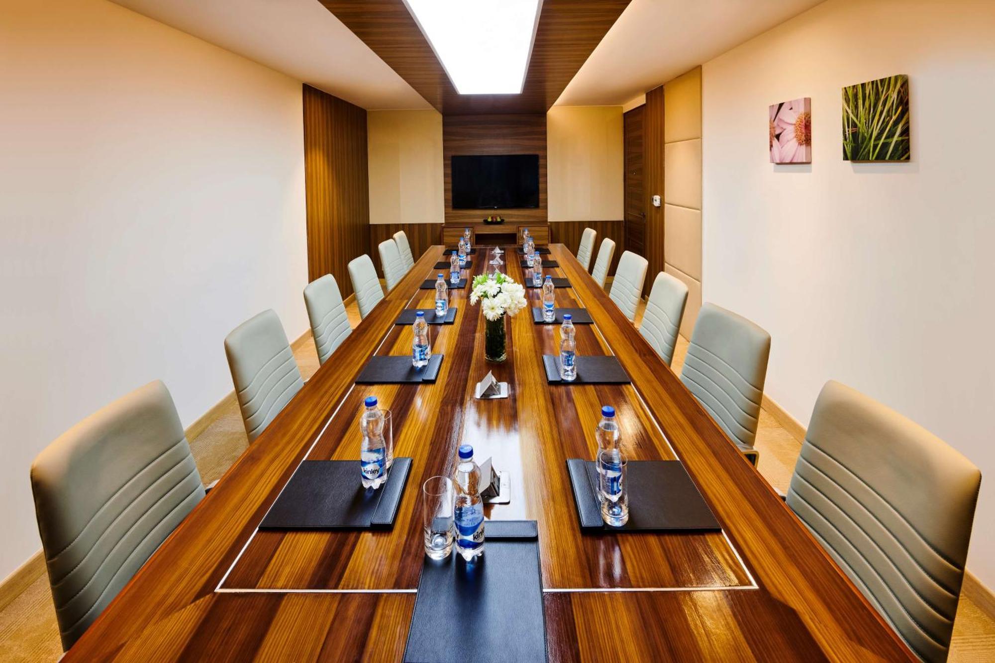 Hilton Garden Inn Lucknow Eksteriør bilde