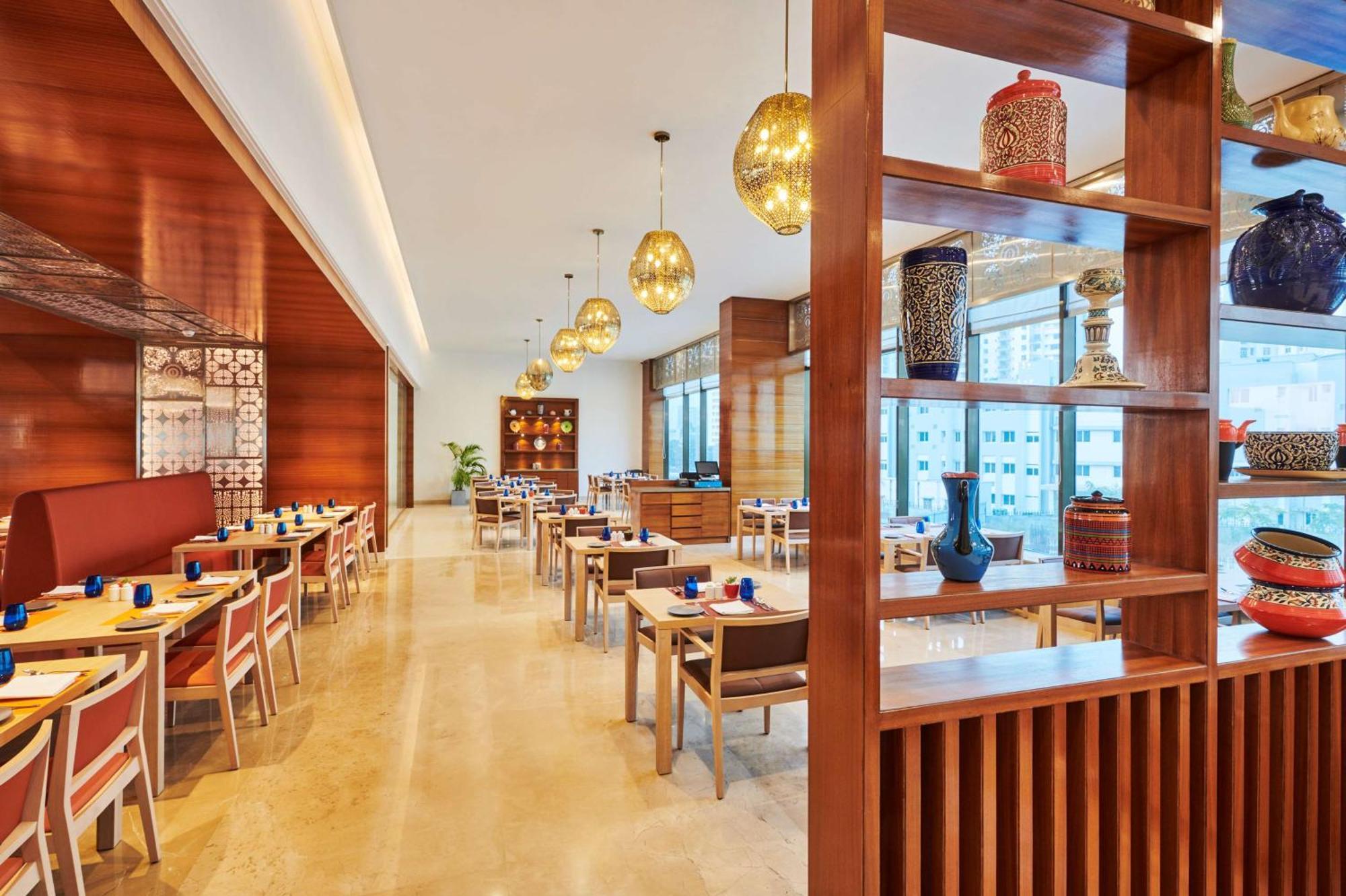 Hilton Garden Inn Lucknow Eksteriør bilde