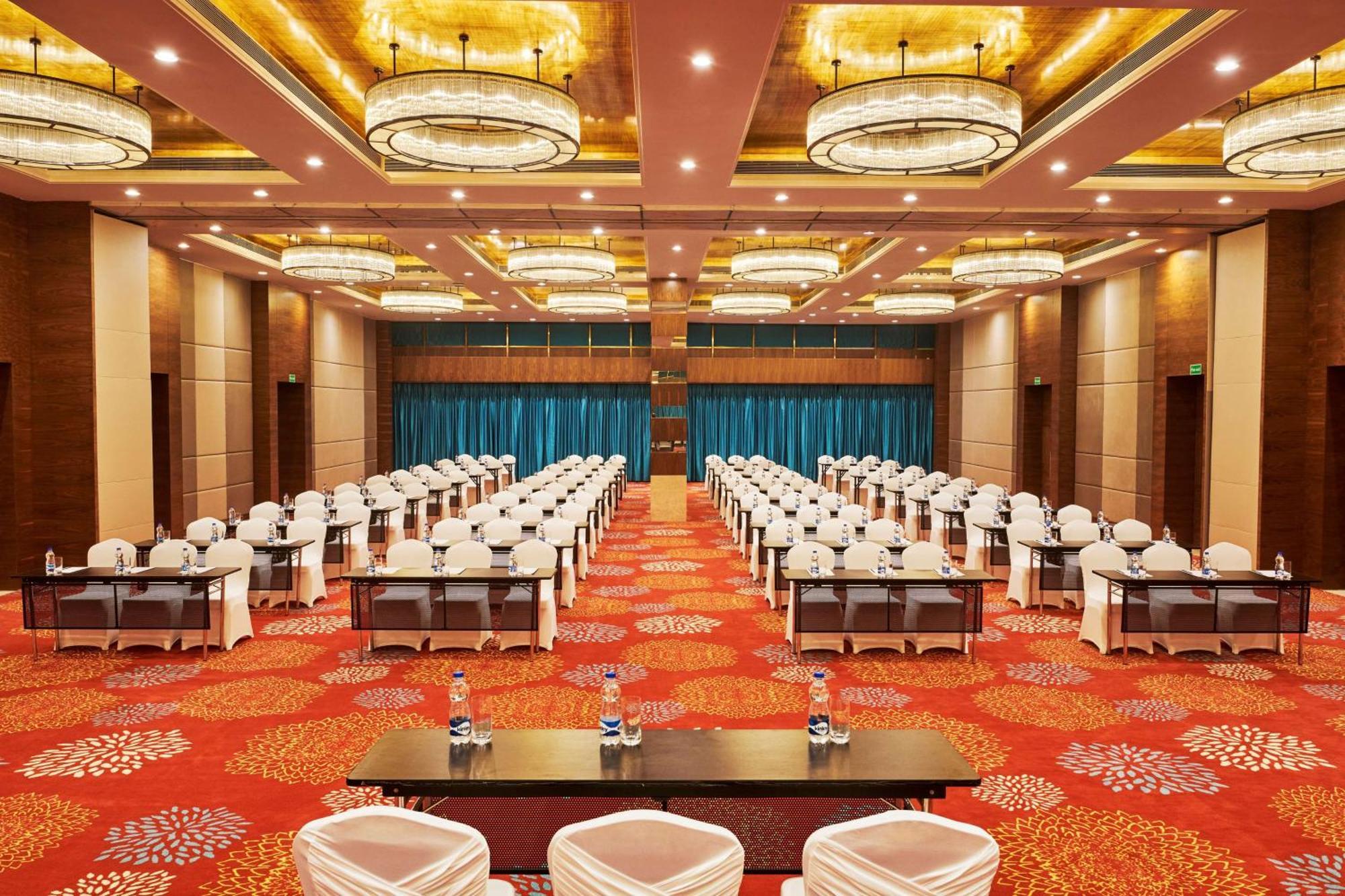 Hilton Garden Inn Lucknow Eksteriør bilde
