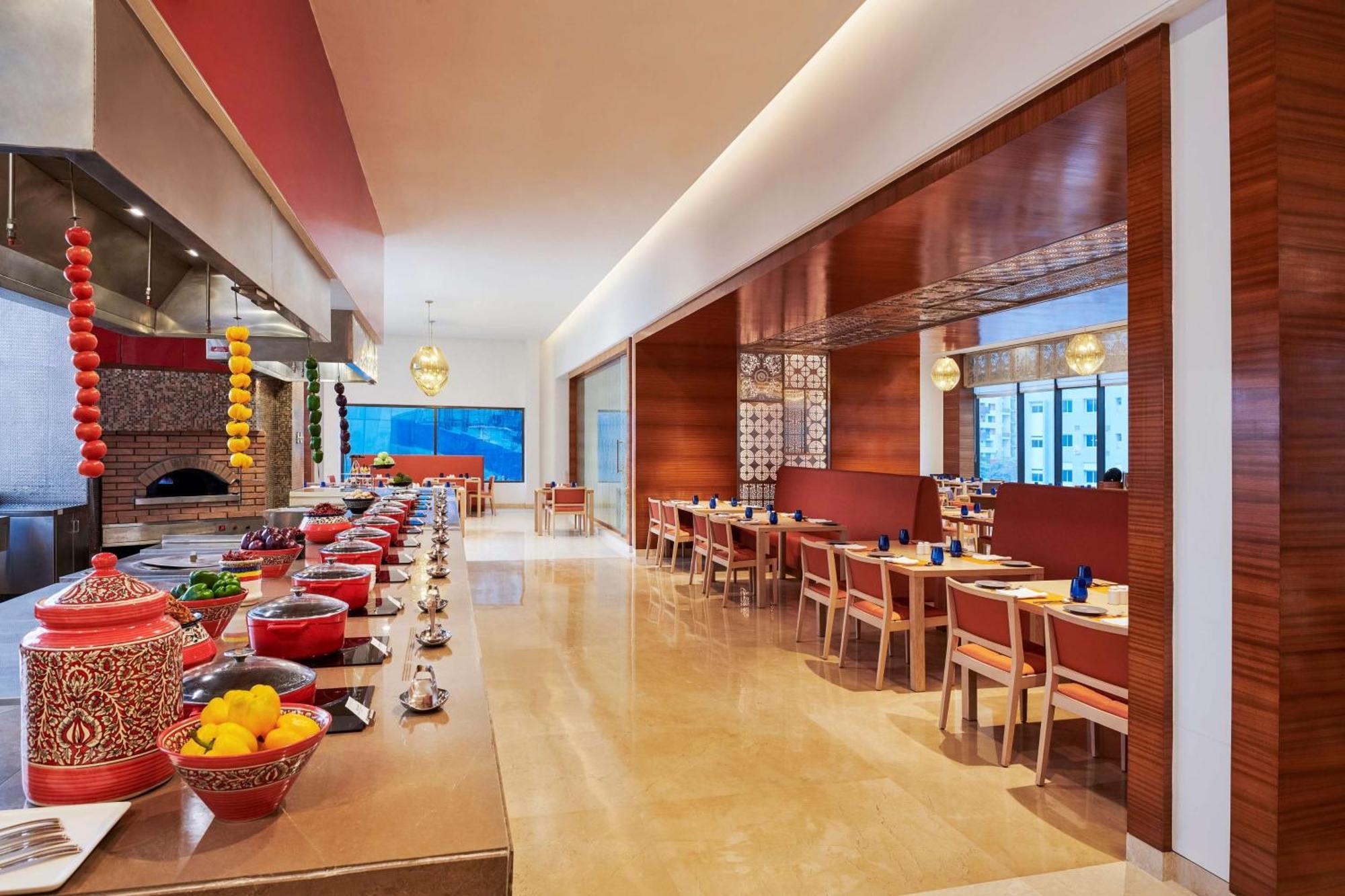 Hilton Garden Inn Lucknow Eksteriør bilde