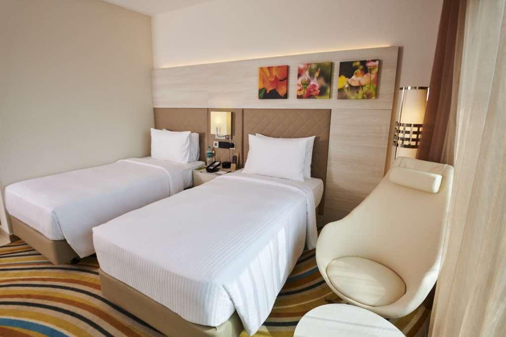 Hilton Garden Inn Lucknow Rom bilde