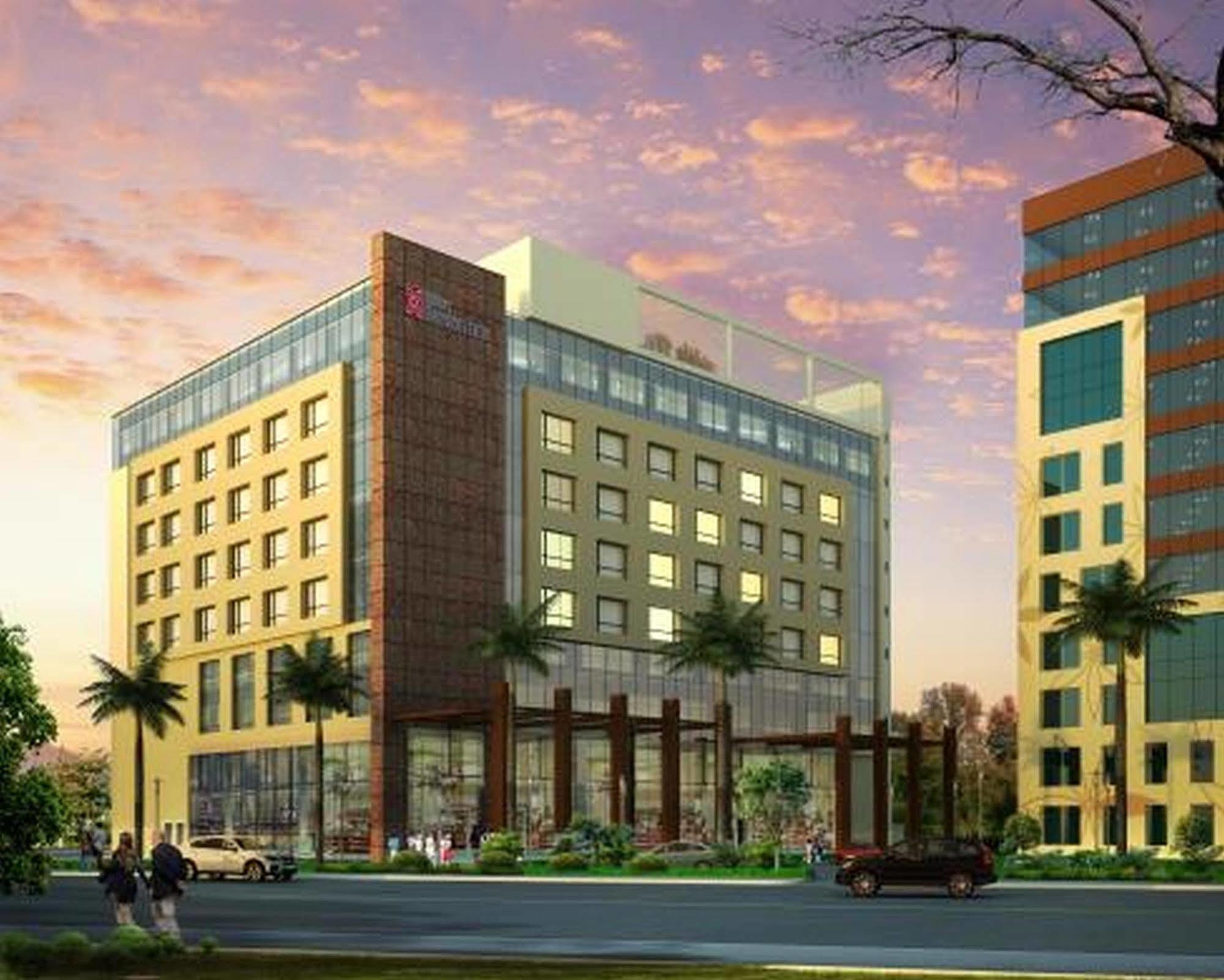 Hilton Garden Inn Lucknow Eksteriør bilde